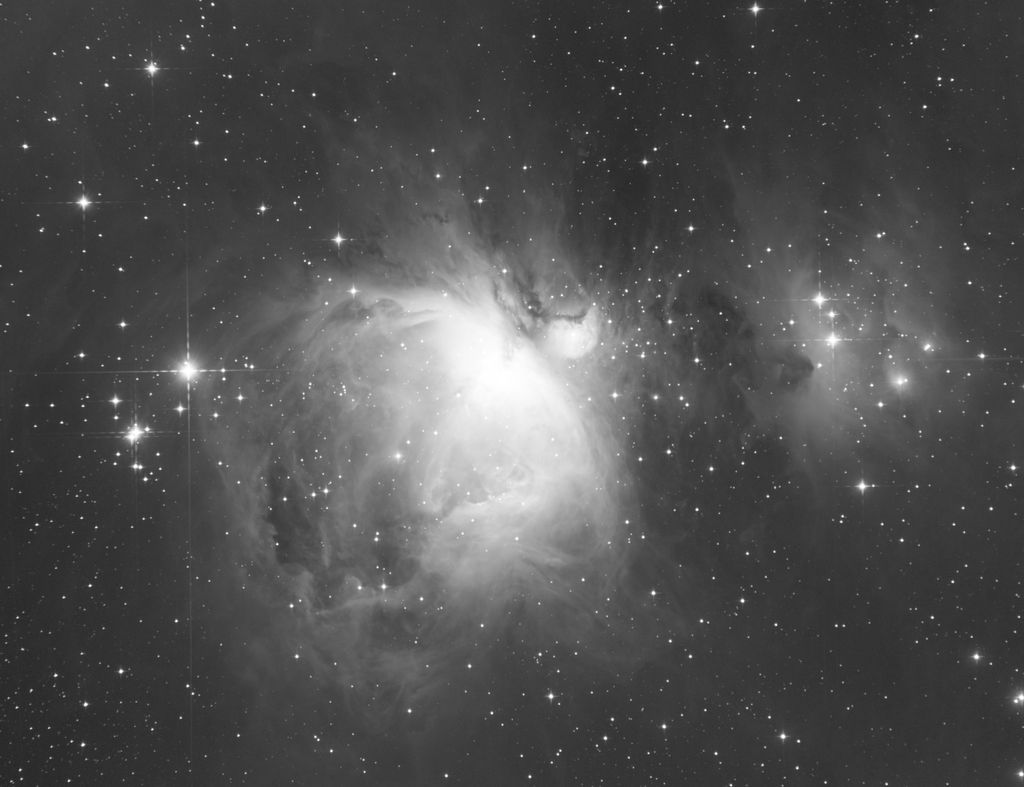 masterLight_BIN-1_9576x6388_EXPOSURE-300.00s_FILTER-R_mono.jpg