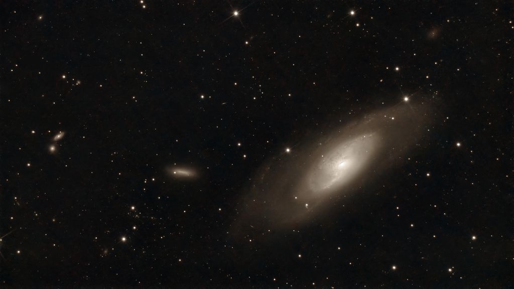 m106 ref small.jpg