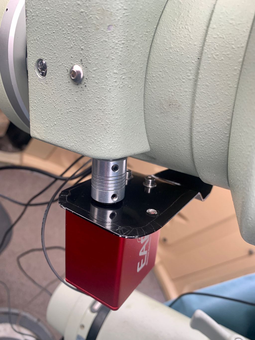 Tak 130 eaf focuser.jpg