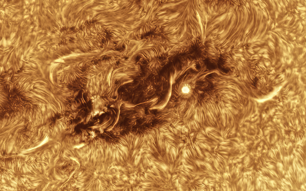 ActiveRegion3825-topaz-denoise-upscale-2 (1).png